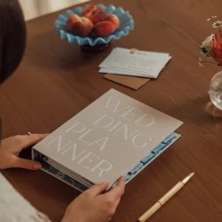 Abstract Wedding Planner